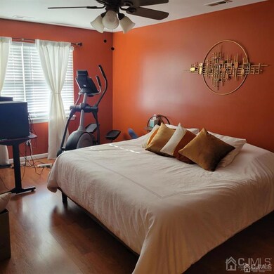 405 Newport Ct, Fords, NJ 08863 - photo 6