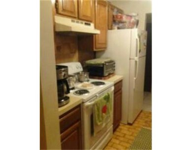 111 Devir St unit 303, Malden, MA 02148 - photo 2