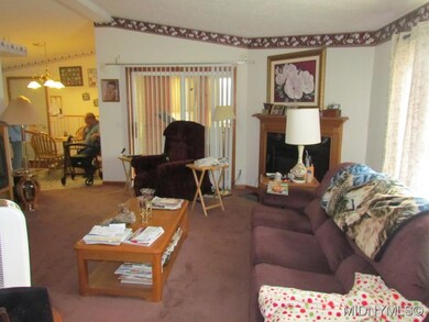 MORNING ROOM TO THE RIGHT