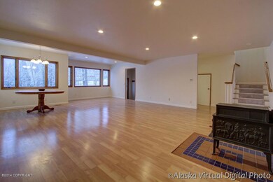 Great Room w/wood burning stove &