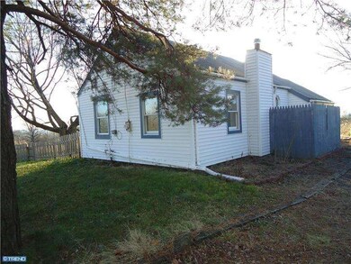 930 Cedar Ln, Newtown, PA 18940 - photo 2