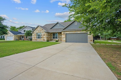 130 Koele Ct, Bastrop, TX 78602 - photo 3