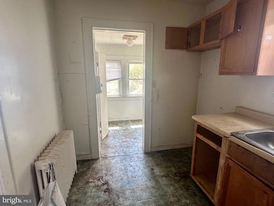 816 Elmwood Ln, Cumberland, MD 21502 - photo 5