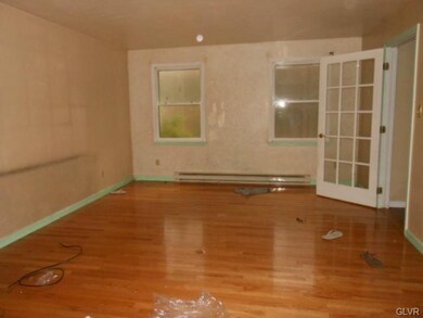 205 Majestic Dr, Chestnuthill Township, PA 18353 - photo 2