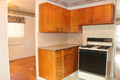 1419 Matthias Dr, Columbus, OH 43224 - photo 4