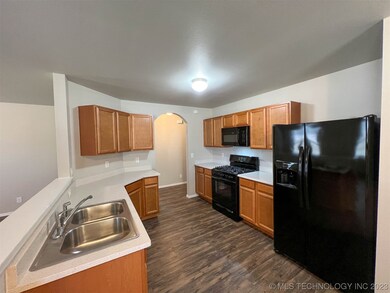 1413 S 31st St, Broken Arrow, OK 74014 - photo 3