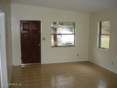 2839 Parr Ct E, Jacksonville, FL 32216 - photo 2