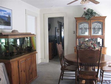 827 Vischer Ave, Schenectady, NY 12306 - photo 2