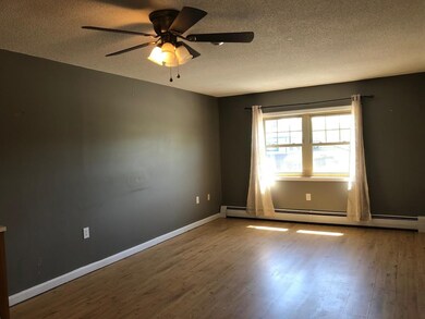 264 Main St unit 17 Unit C, Lincoln, NH 03251 - photo 2