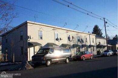 240 S 3rd St, Chambersburg, PA 17201 - photo 2