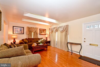 8305 Nicholson Ct, New Carrollton, MD 20784 - photo 4