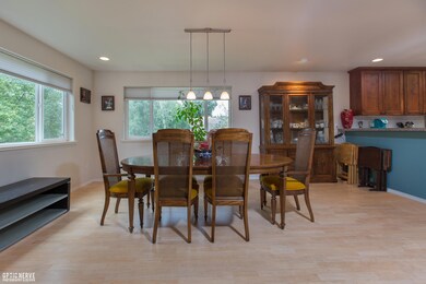 Dining Open To Kitchen