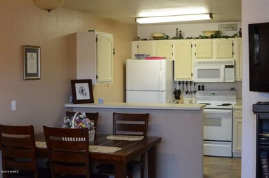 Dining w/ walk-in pantry