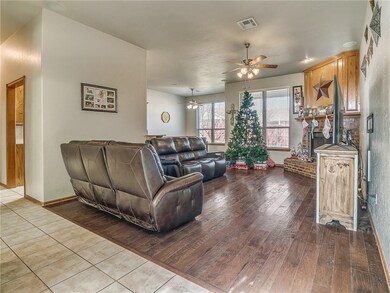 2301 NE 7th St, Moore, OK 73160 - photo 5