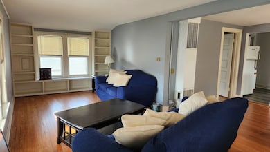 228 S Church St unit 1, Wauconda, IL 60084 - photo 3