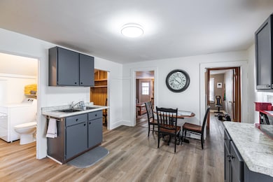 1406 6th St S, La Crosse, WI 54601 - photo 5