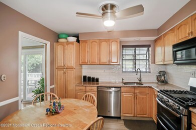 Eat In Kitchen