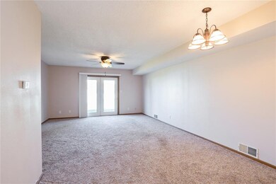 1200 Daleview Dr unit 3, Marion, IA 52302 - photo 5
