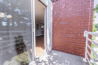 489 Place Ln, Woburn, MA 01801 - photo 2