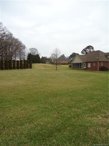 301 Macon Dr, Statesville, NC 28625 - photo 5