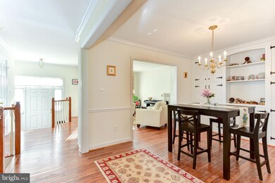 6826 Mclean Province Cir, Falls Church, VA 22043 - photo 5