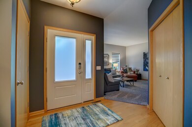 2842 Big Bluestem Pkwy, Fitchburg, WI 53711 - photo 2