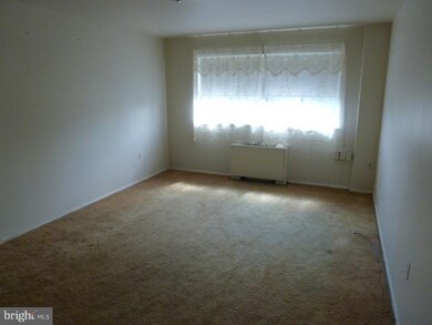 3737 Clarks Ln unit 406, Baltimore, MD 21215 - photo 5