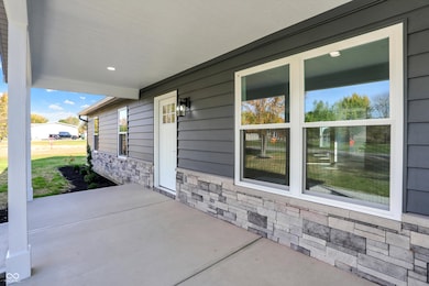 7234 N Christopher Ln, Fairland, IN 46126 - photo 5