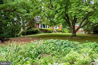 2114 Greenwich St, Falls Church, VA 22043 - photo 2