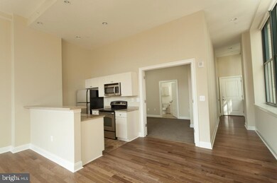 312-22 Walnut St unit 405, Philadelphia, PA 19106 - photo 2