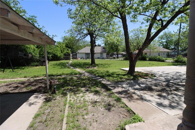 310 SW 5th St, Grand Prairie, TX 75051 - photo 4