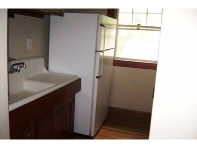 20 Prospect St unit 2nd fl, Nashua, NH 03060 - photo 4