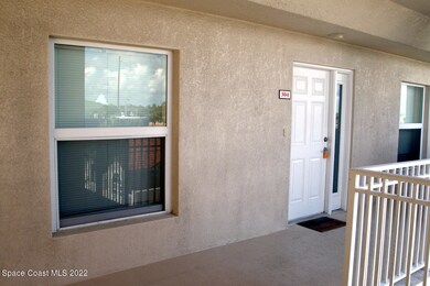 Front Entrance End Unit