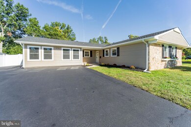 12710 Clearfield Dr, Bowie, MD 20715 - photo 3