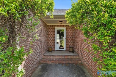 103 Chambray Dr, Owens Cross Roads, AL 35763 - photo 4