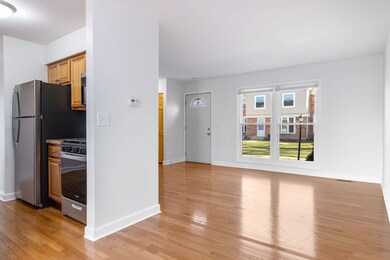 3065 Kingston Ct, Streamwood, IL 60107 - photo 4