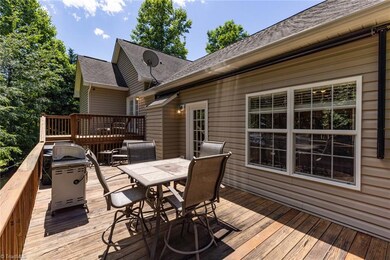 211 Franklin Ct, Purlear, NC 28665 - photo 5