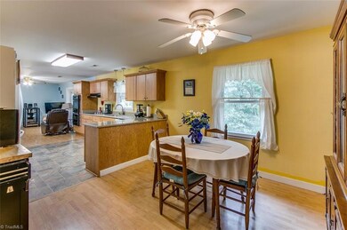 1111 Lindale Dr, Asheboro, NC 27205 - photo 2