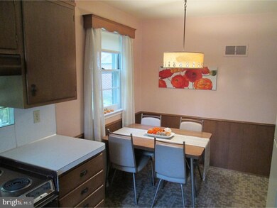 508 Parkside Ave, Reading, PA 19607 - photo 6