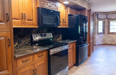 5433 Cinderford St NW, Canton, OH 44718 - photo 6