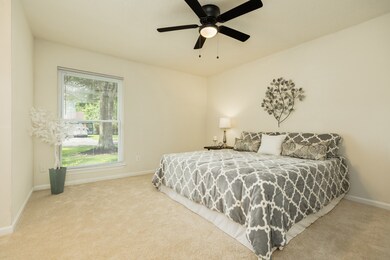 323 Coventry Ln, Alvin, TX 77511 - photo 6