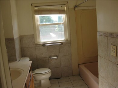 114 Randall St, Cranston, RI 02920 - photo 4