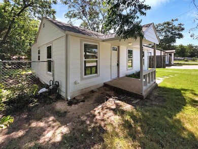 204 N Roe St, Fort Worth, TX 76108 - photo 7