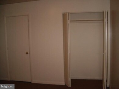 448 S Washington St unit 3, Berkeley Springs, WV 25411 - photo 4