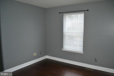 813 Oyster Ct, Odenton, MD 21113 - photo 6