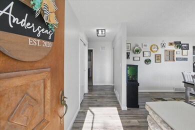04-901 3rd St_004