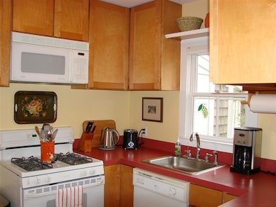 9 Hensche Ln, Provincetown, MA 02657 - photo 7