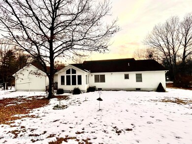 576 Adie Dr, Effort, PA 18330 - photo 4