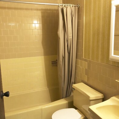 Sagamore Place Condominiums unit 215, Quincy, MA 02171 - photo 4