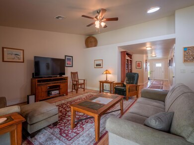 1561 Inverness Dr, Medford, OR 97504 - photo 7